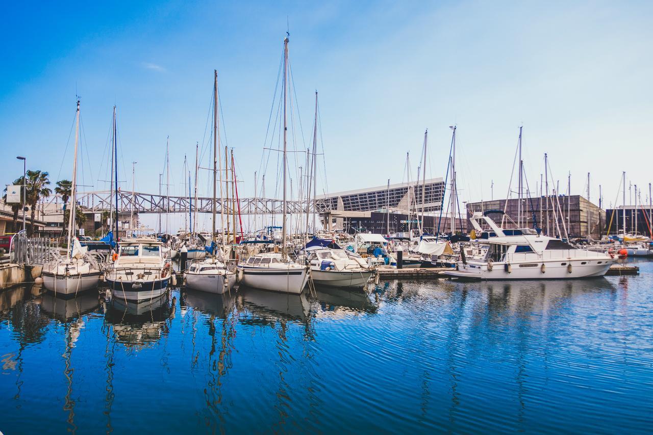 Motor Yacht Boatel Hotel Barcelona Exterior photo