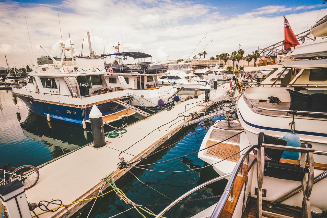 Motor Yacht Boatel Hotel Barcelona Exterior photo