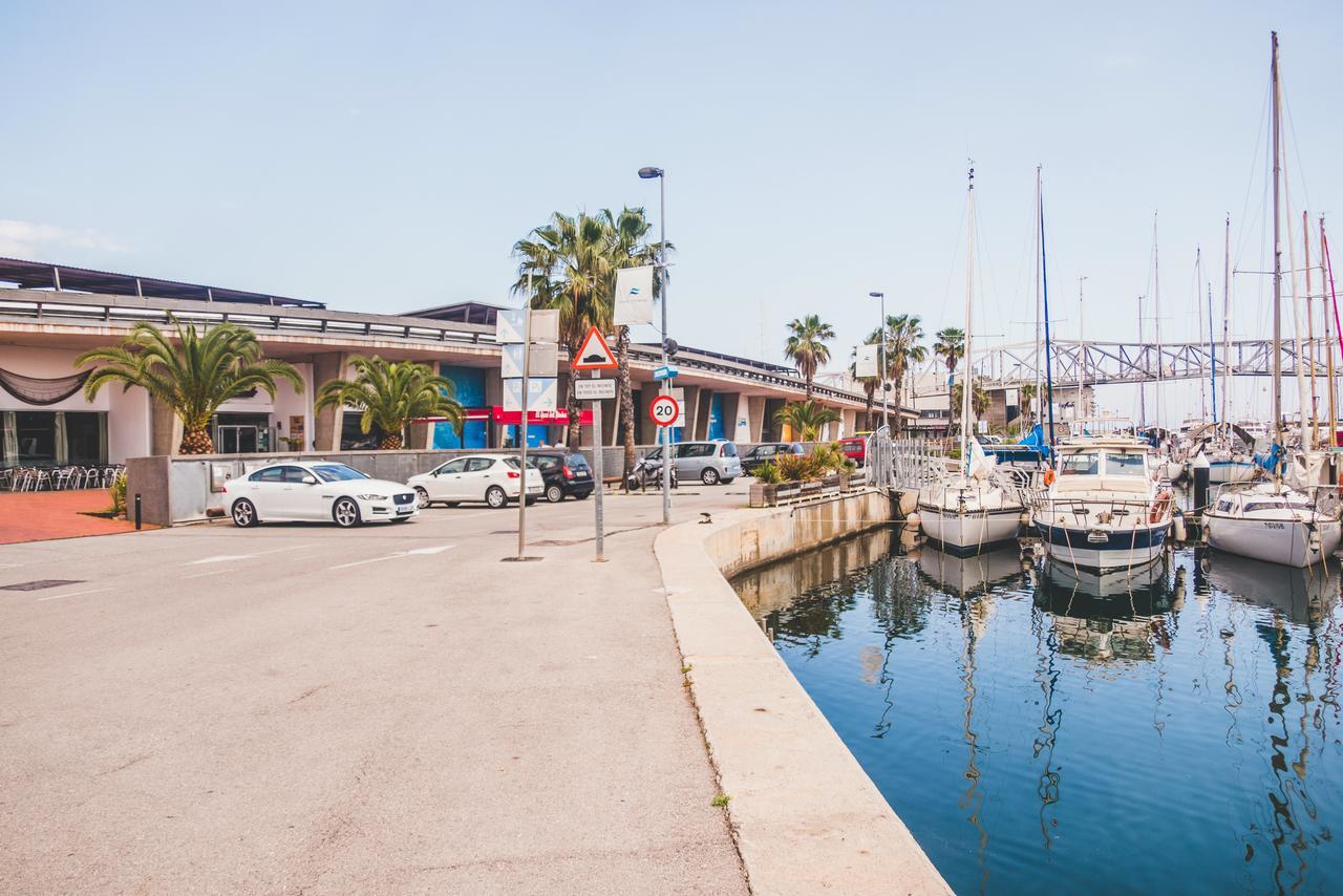 Motor Yacht Boatel Hotel Barcelona Exterior photo