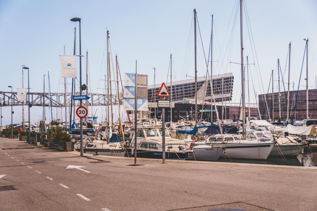 Motor Yacht Boatel Hotel Barcelona Exterior photo