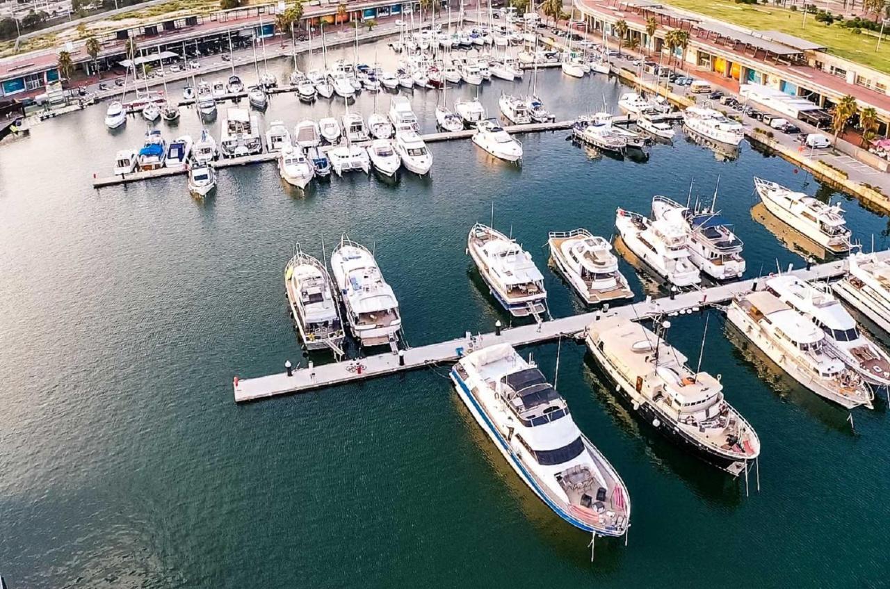 Motor Yacht Boatel Hotel Barcelona Exterior photo