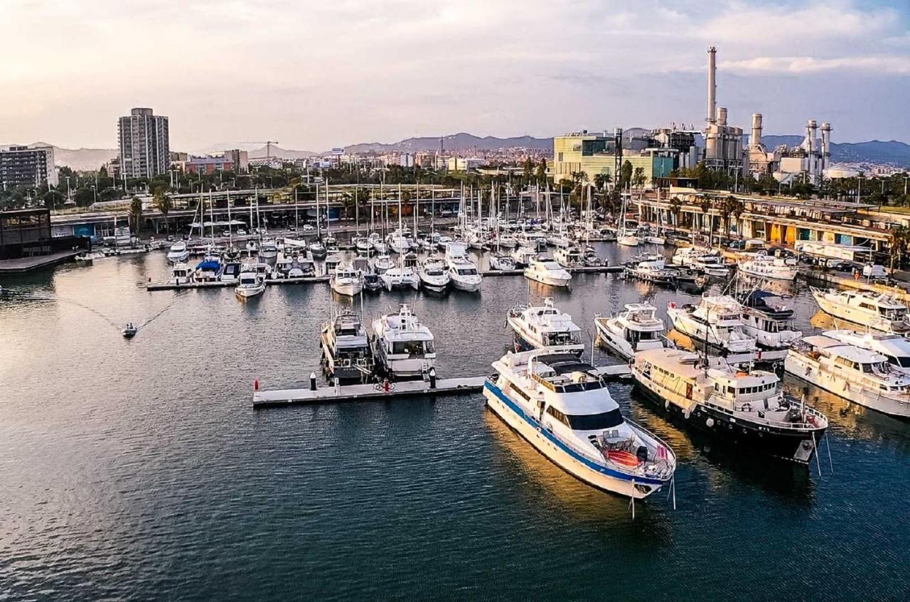 Motor Yacht Boatel Hotel Barcelona Exterior photo